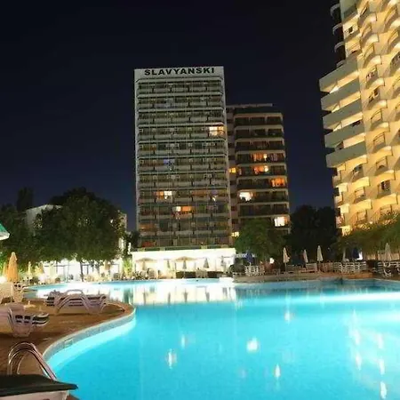 Slavyanski 3*