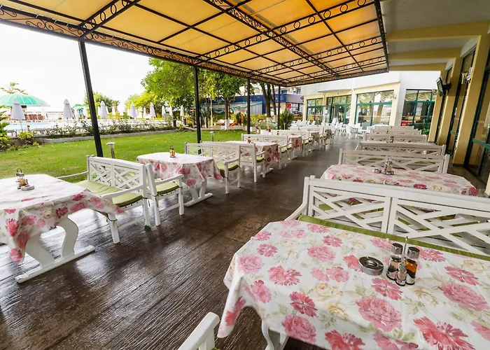 Готель Slavyanski Сонячний Берег