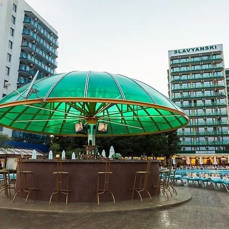 斯拉维扬斯基酒店 酒店