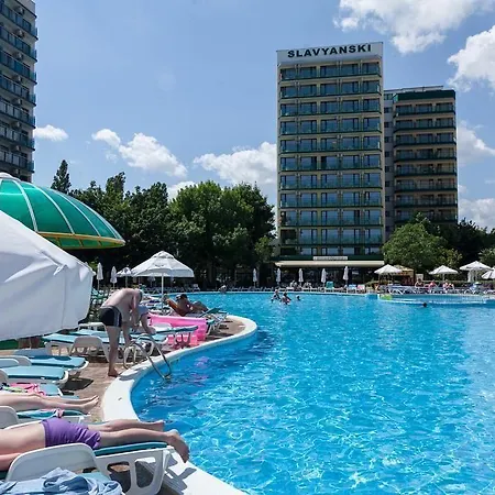 Slavyanski サニービーチ